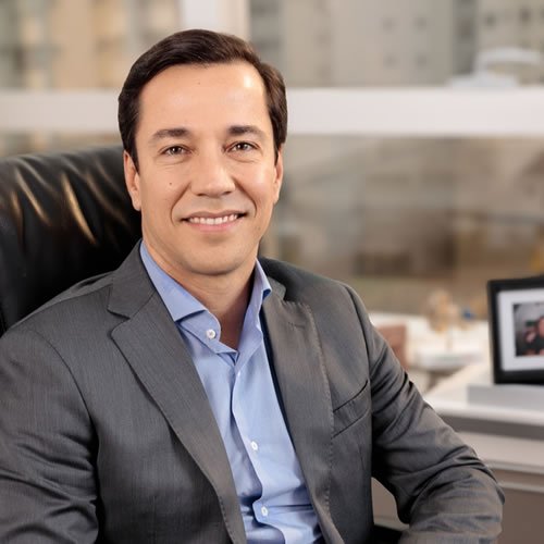 dr andre maranhao especialista em timpanoplastia